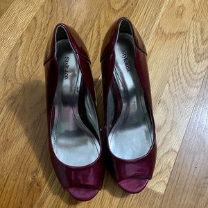 Maroon style&co peep toe heels!